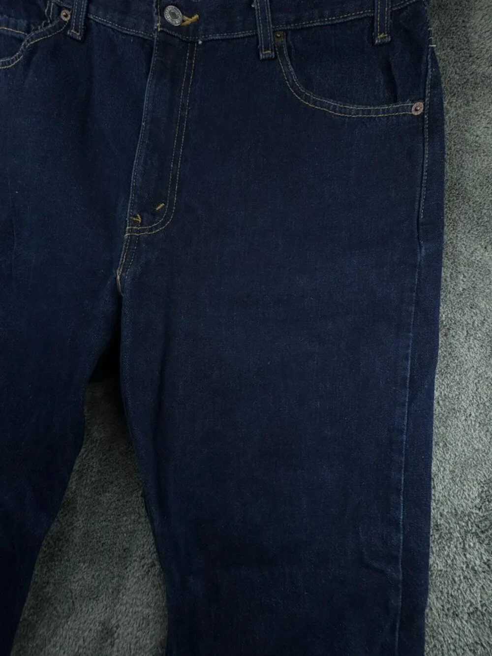 VTG 2002 Levi’s 36x30 Dark Blue Denim Jeans Adult Red Tab Zipper Fly Men